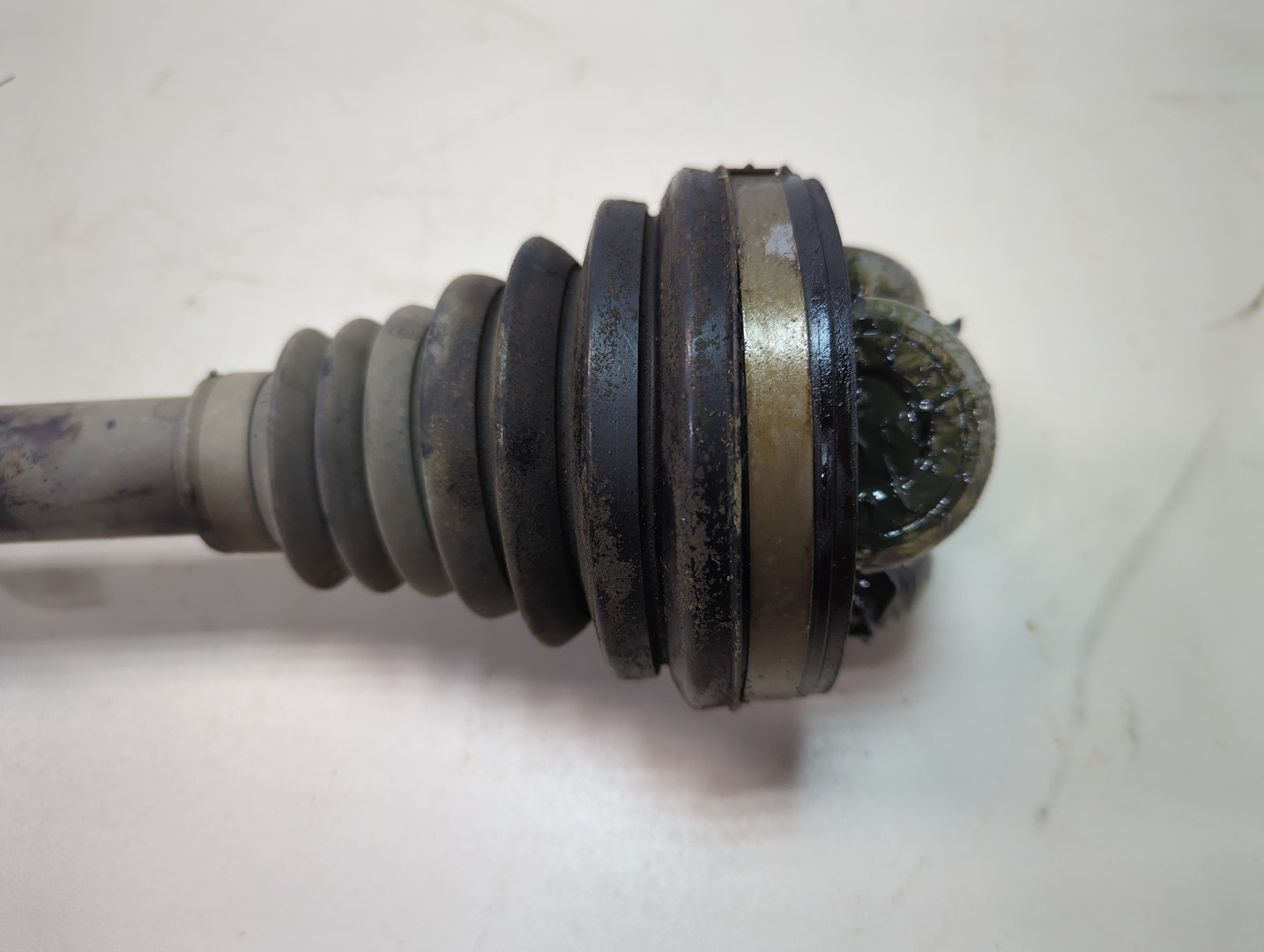 Полуось передняя правая