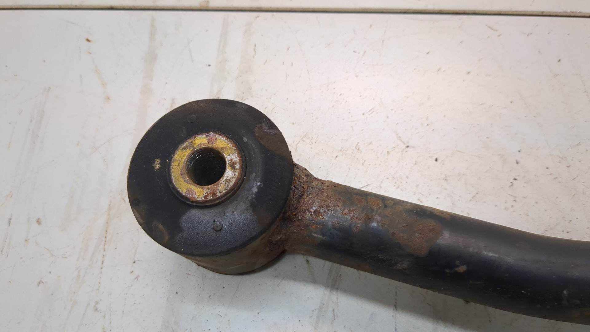 Рычаг задний