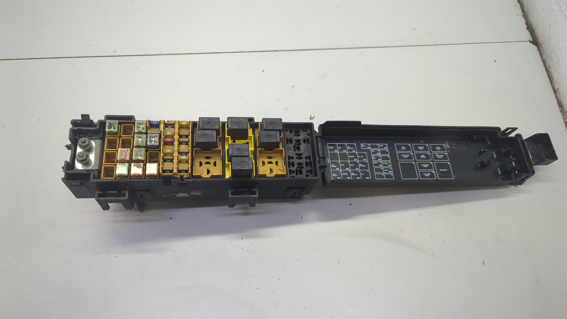 Блок предохранителей