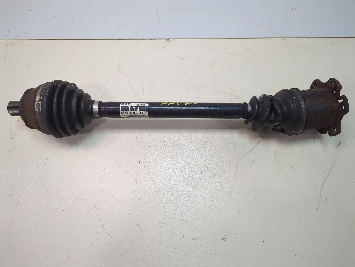 Полуось передняя левая