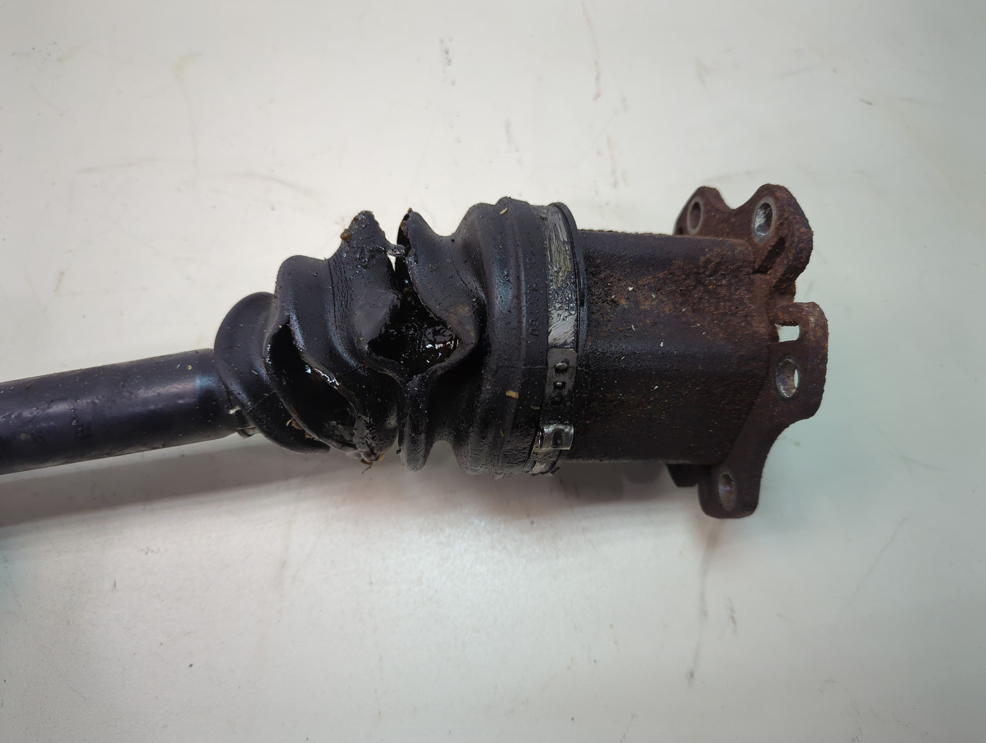 Полуось передняя левая