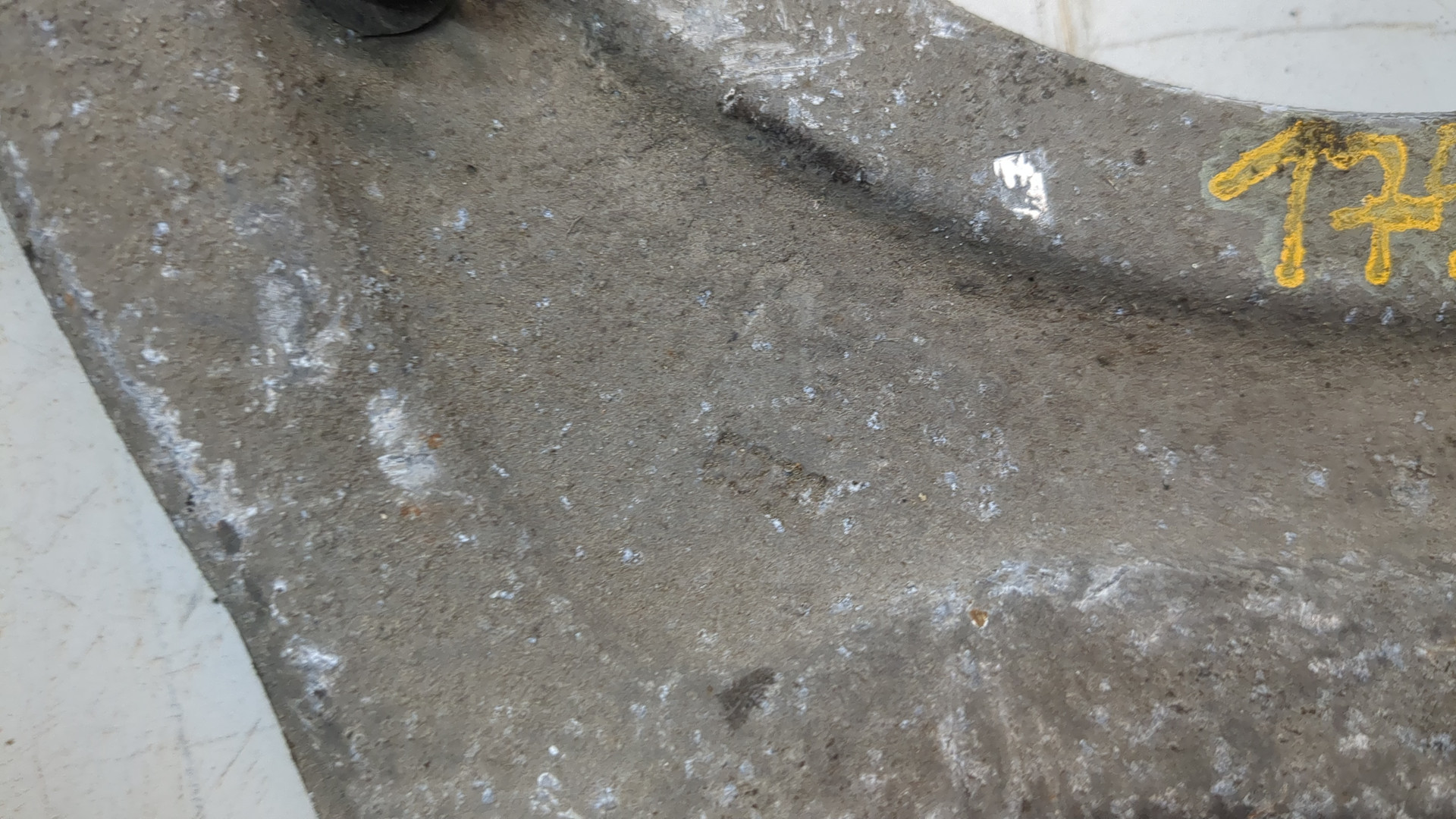 Рычаг задний правый