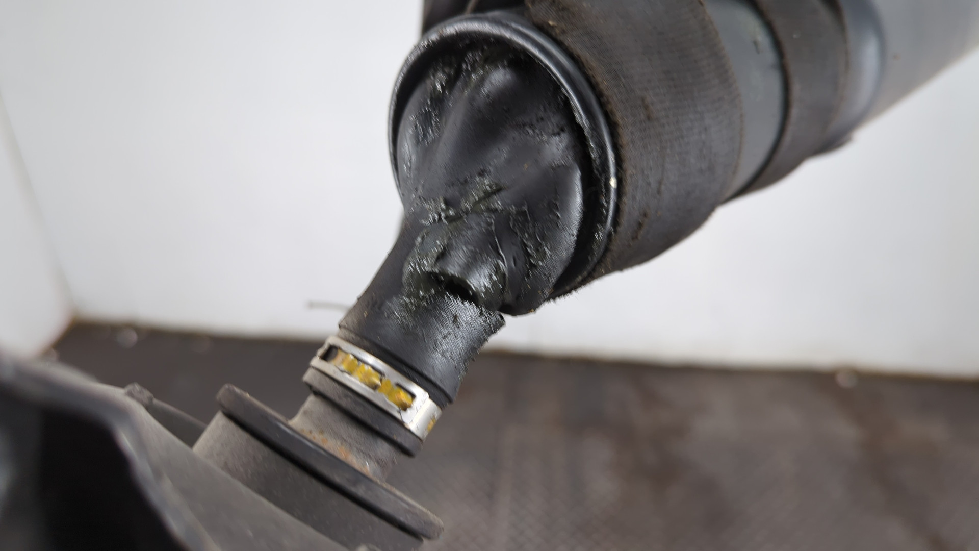 Вал карданный задний