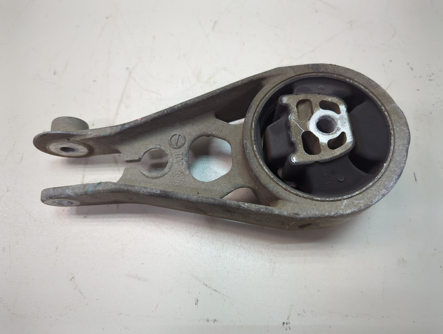 Опора двигателя