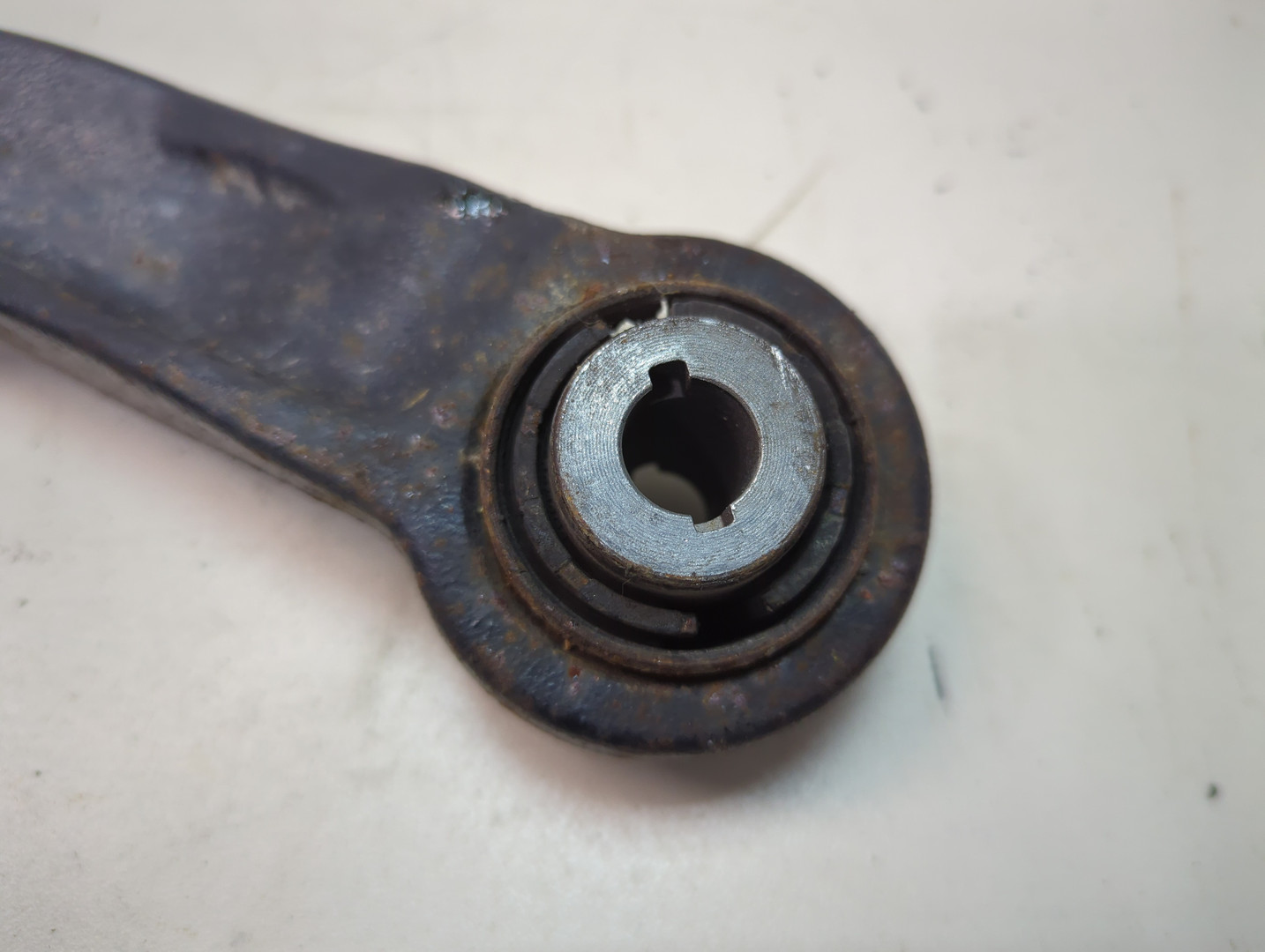 Рычаг задний левый