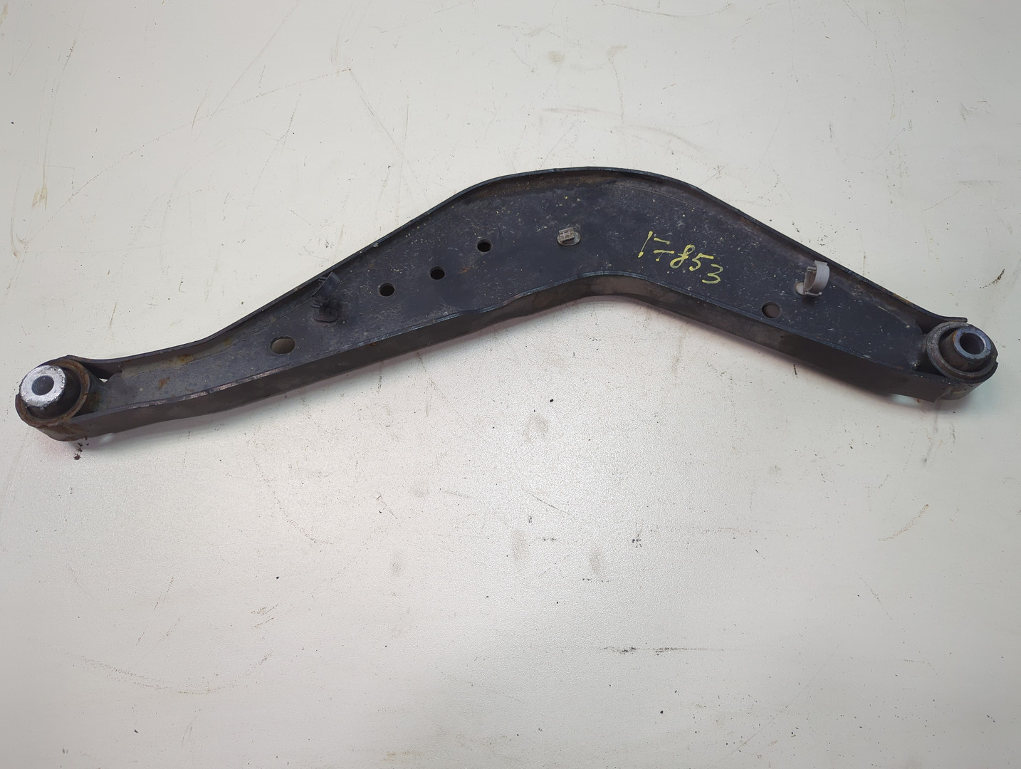 Рычаг задний левый