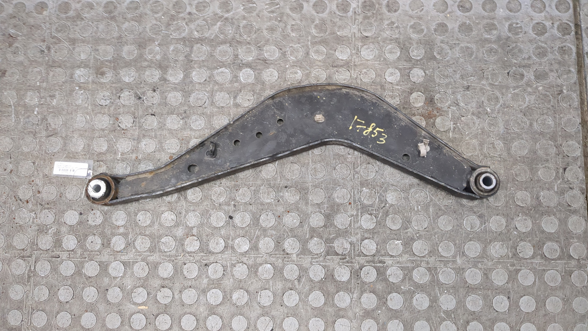 Рычаг задний левый