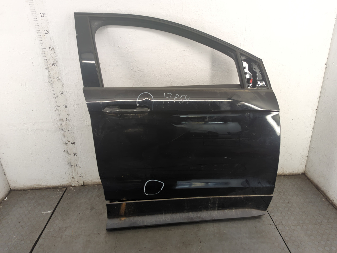 Дверь передняя правая