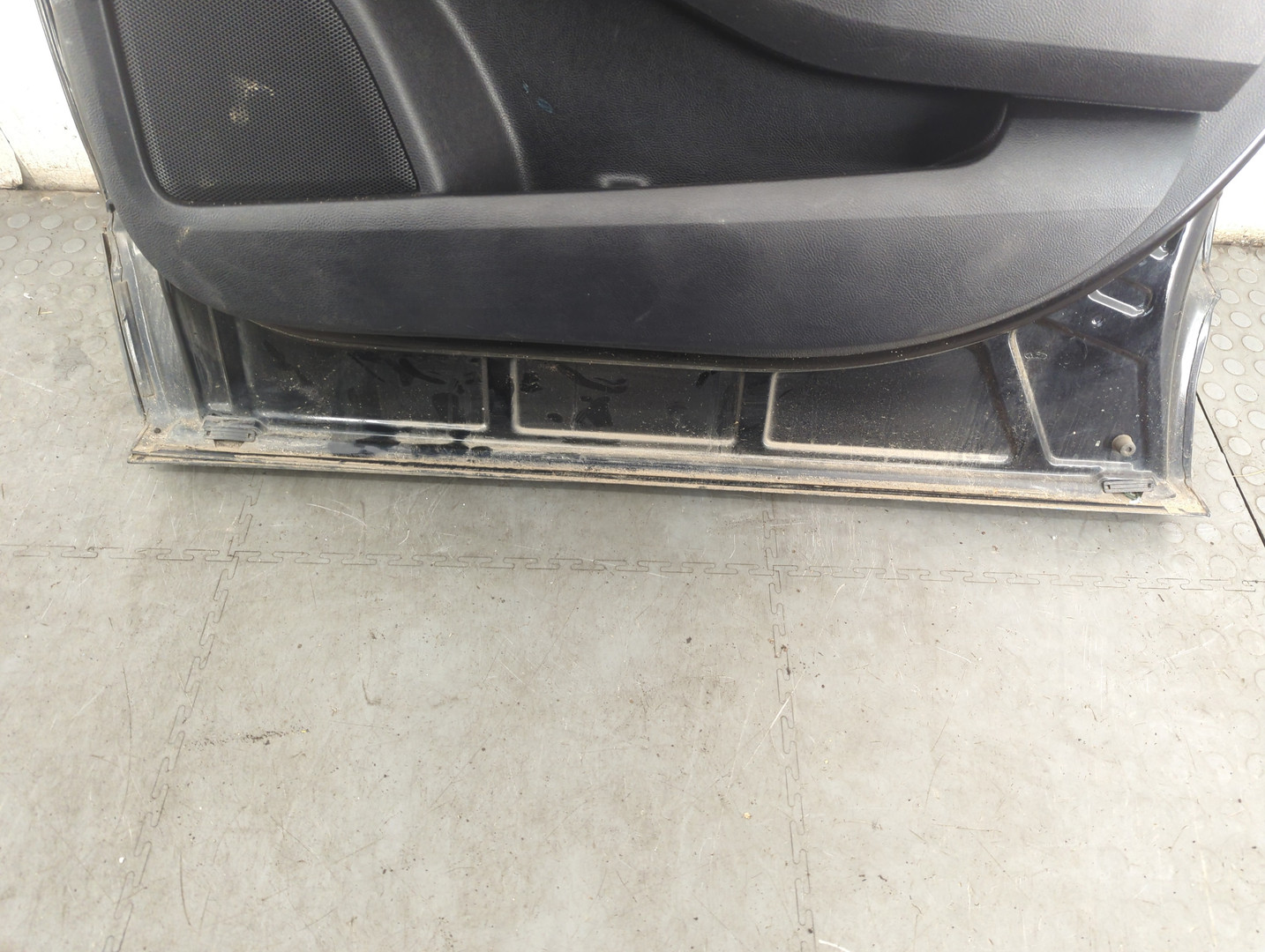 Дверь передняя правая