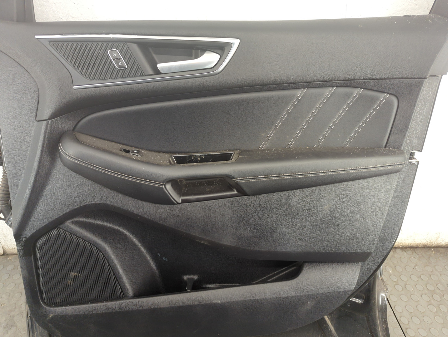 Дверь передняя правая