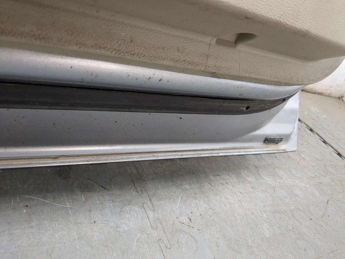 Дверь передняя левая