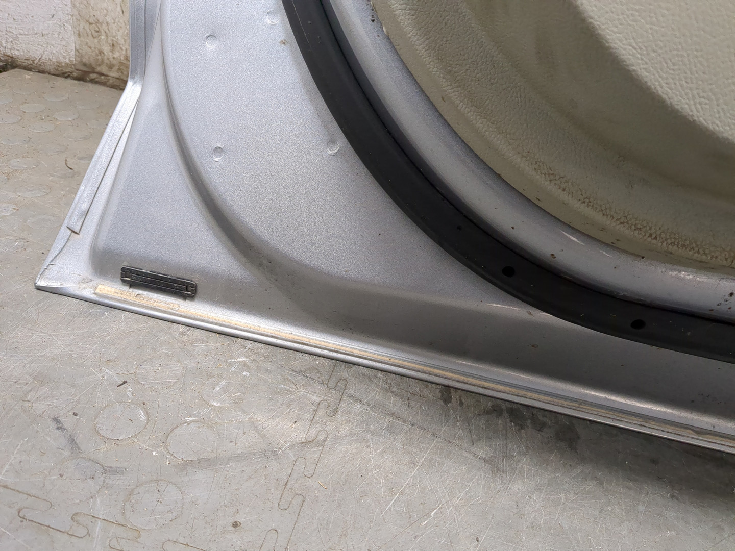 Дверь передняя левая