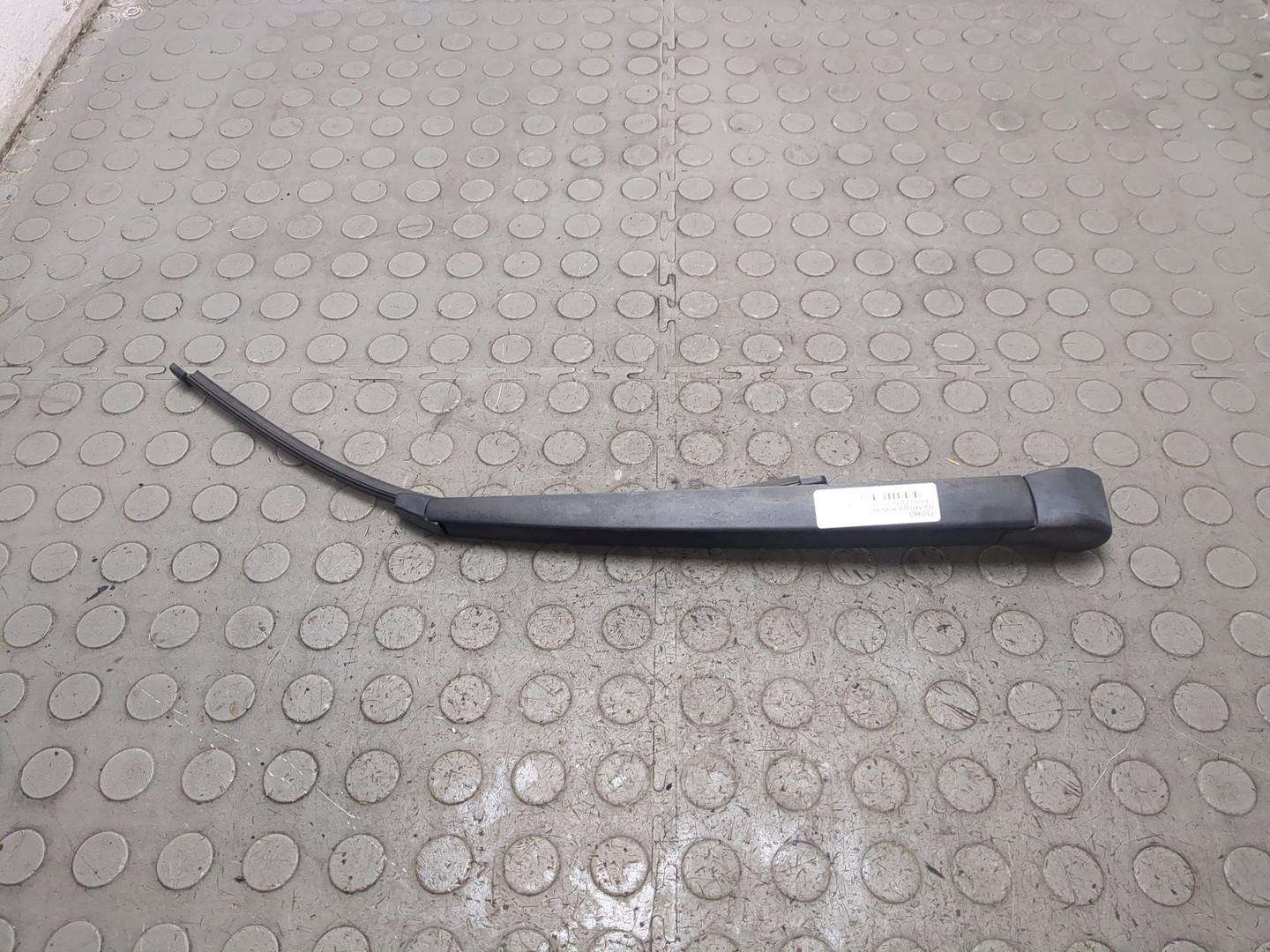 Поводок стеклоочистителя заднего