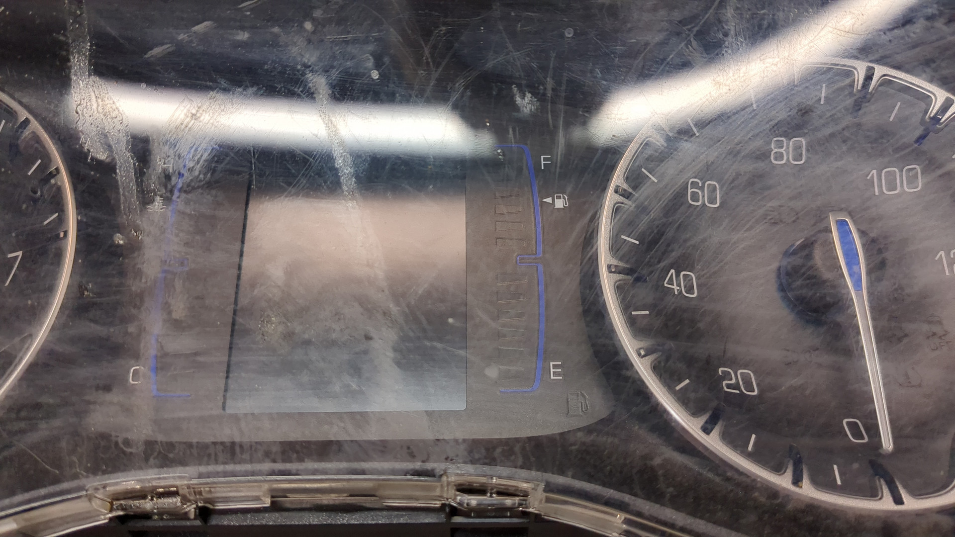 Панель приборов