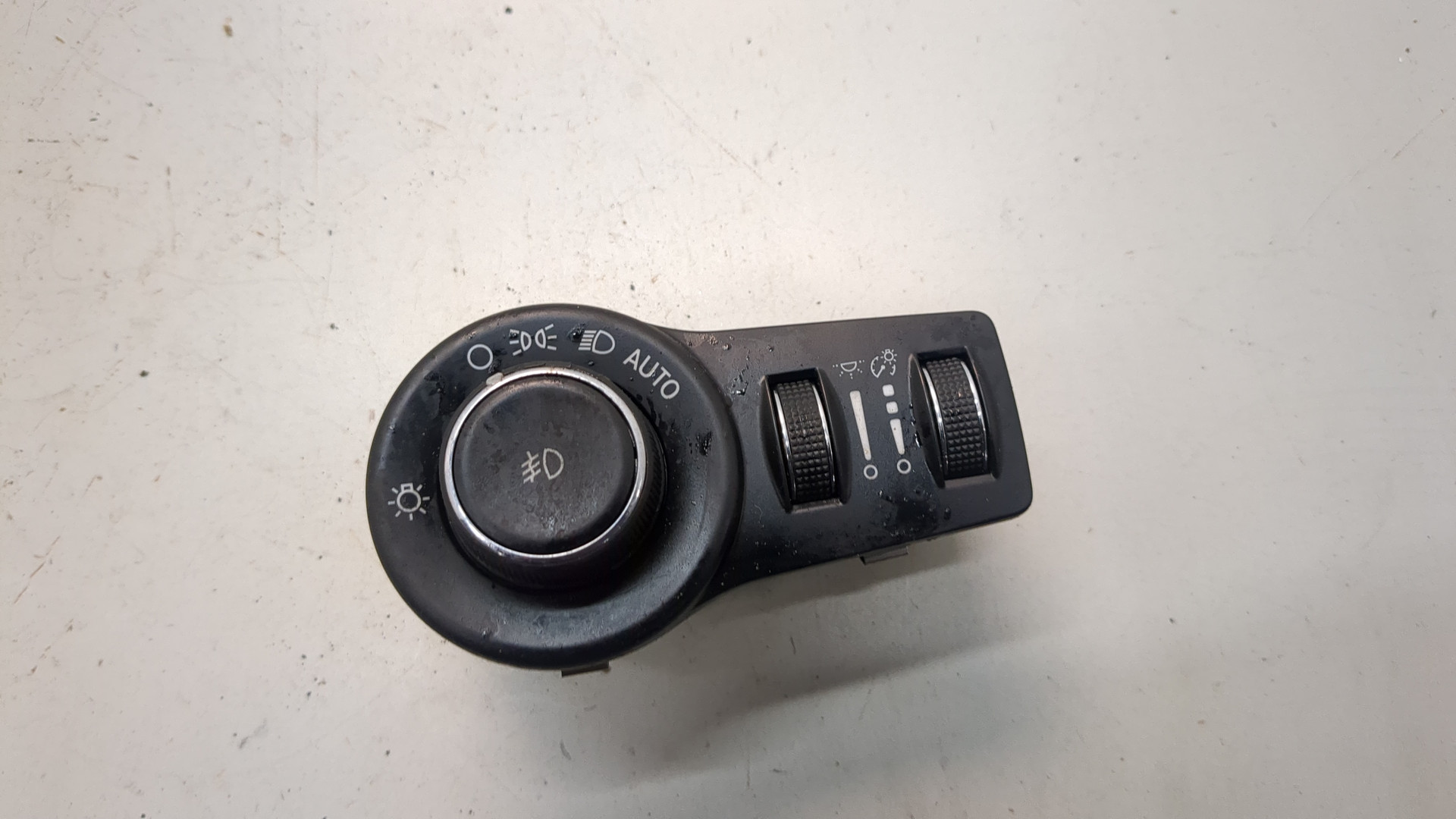 Переключатель света фар