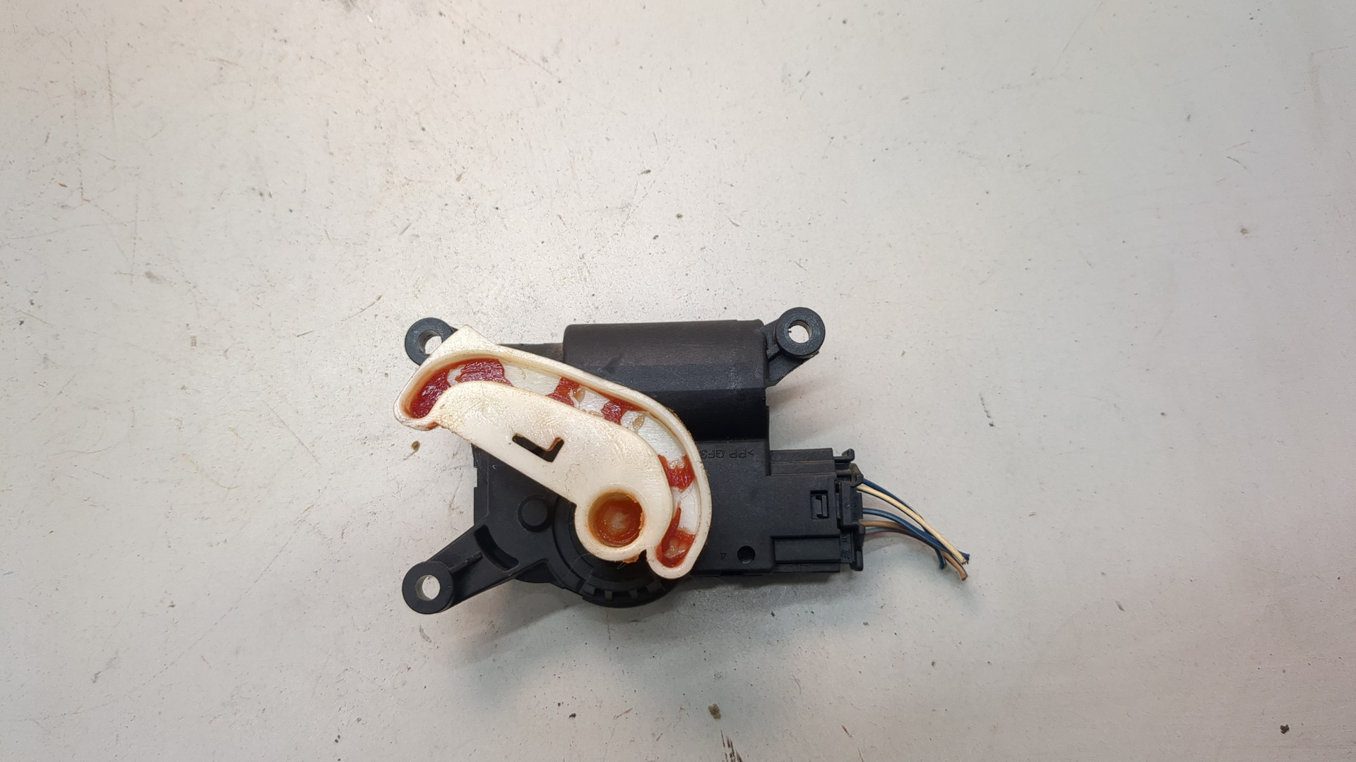 Моторчик заслонки печки