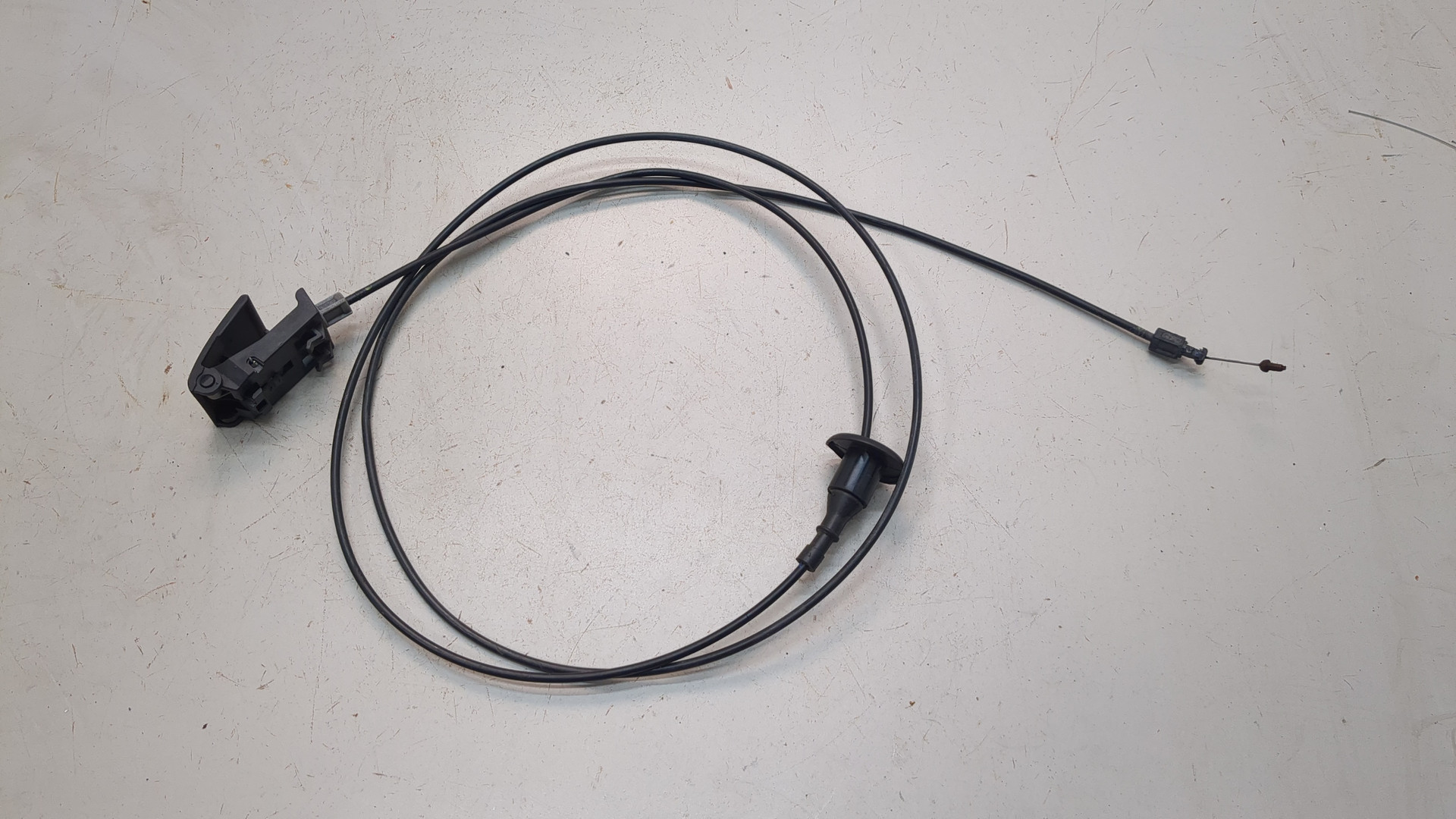 Ручка открывания капота