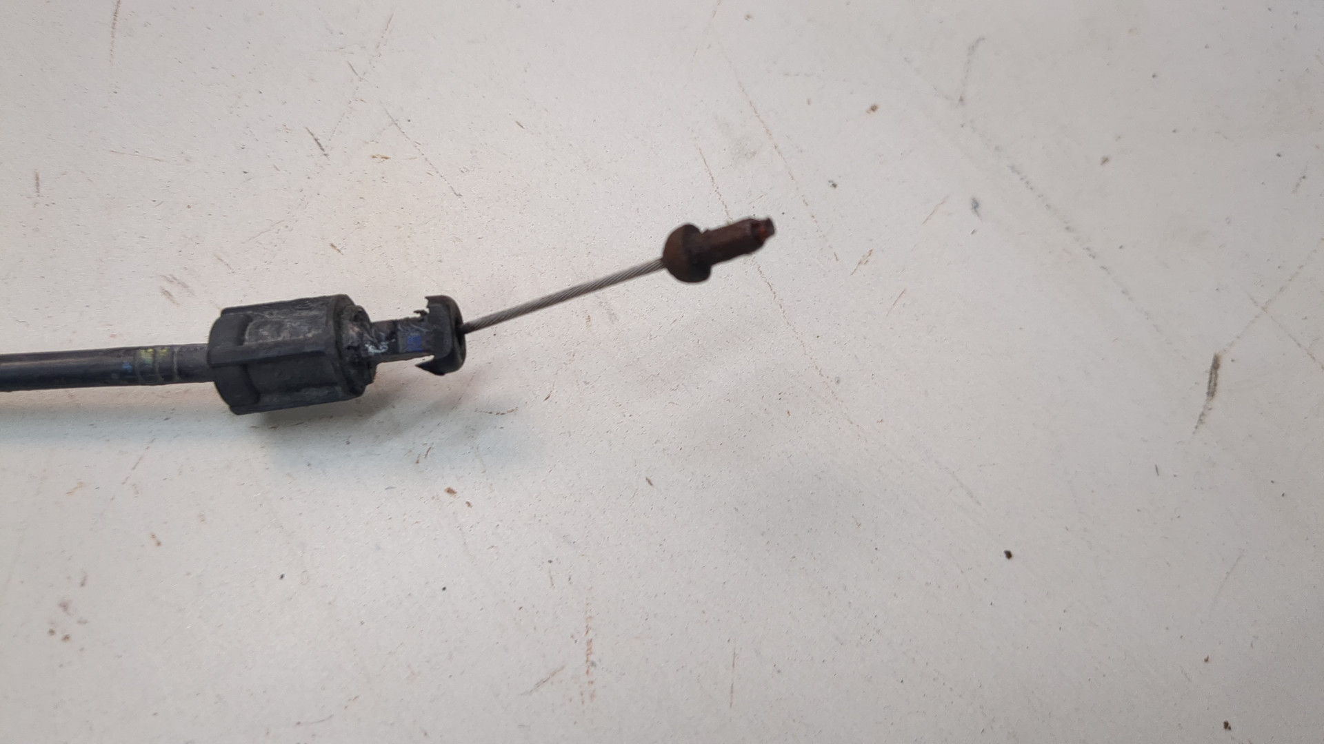 Ручка открывания капота