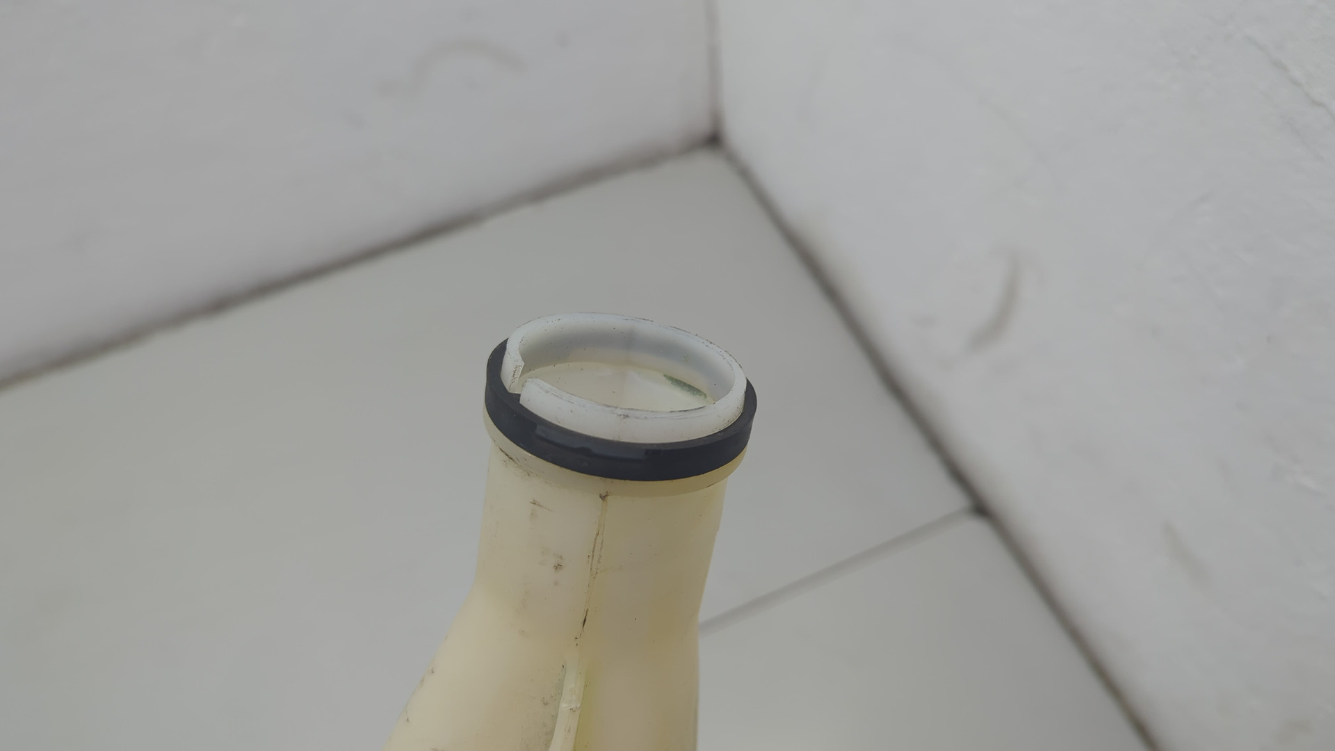 Бачок омывателя лобового стекла