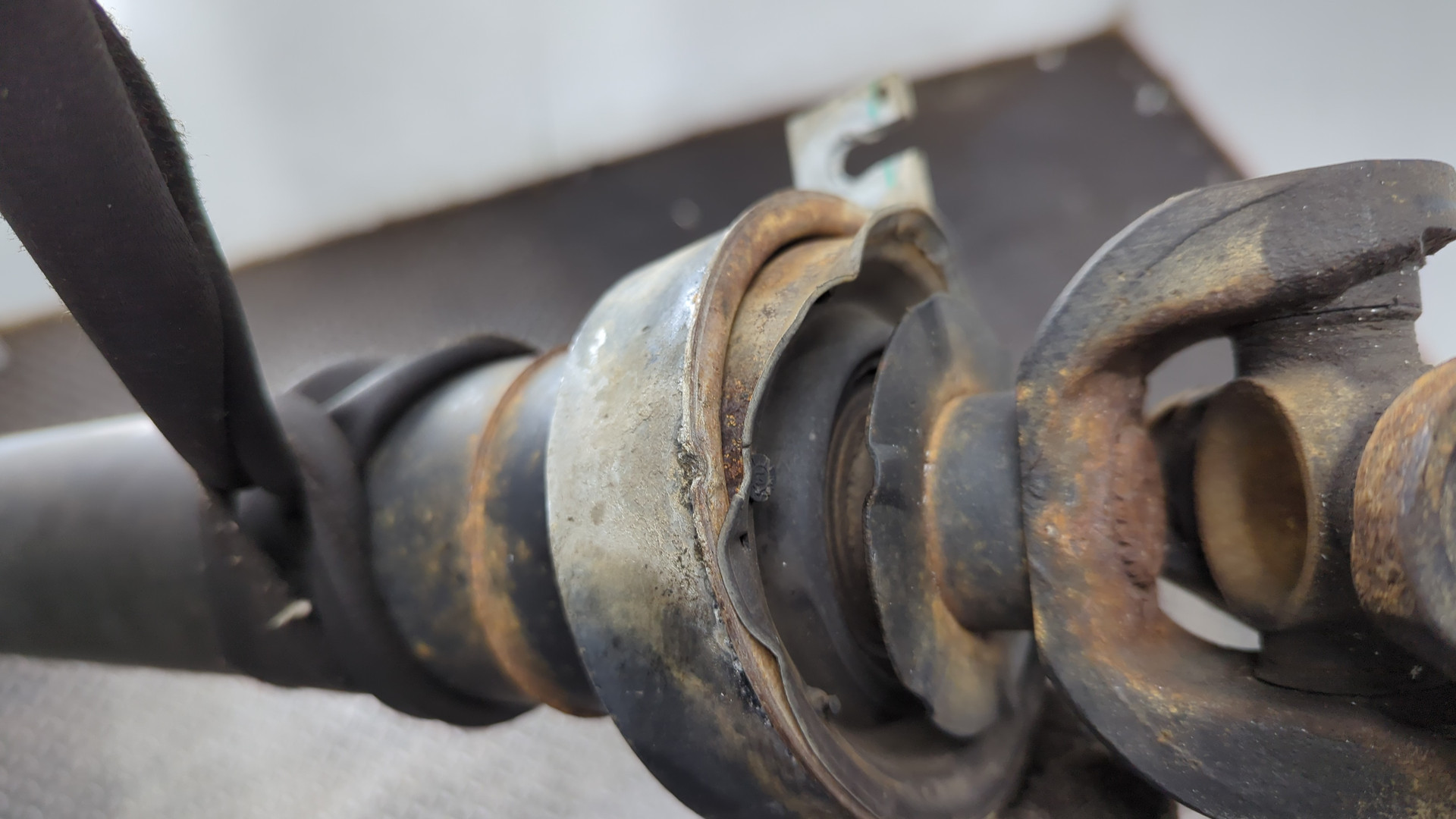 Вал карданный задний