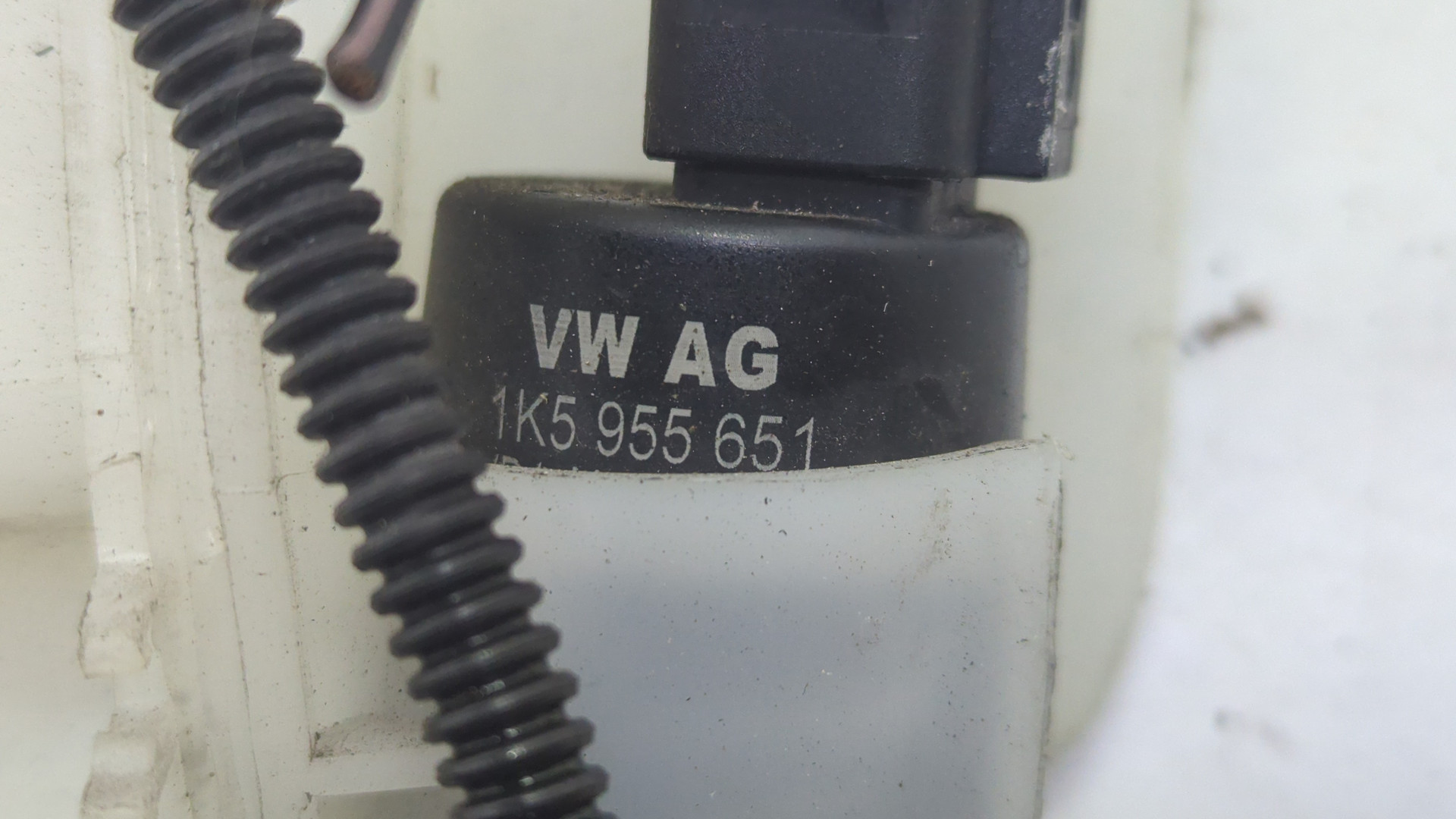 Бачок омывателя лобового стекла