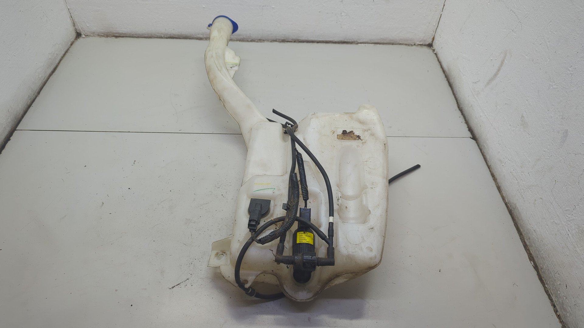 Бачок омывателя лобового стекла