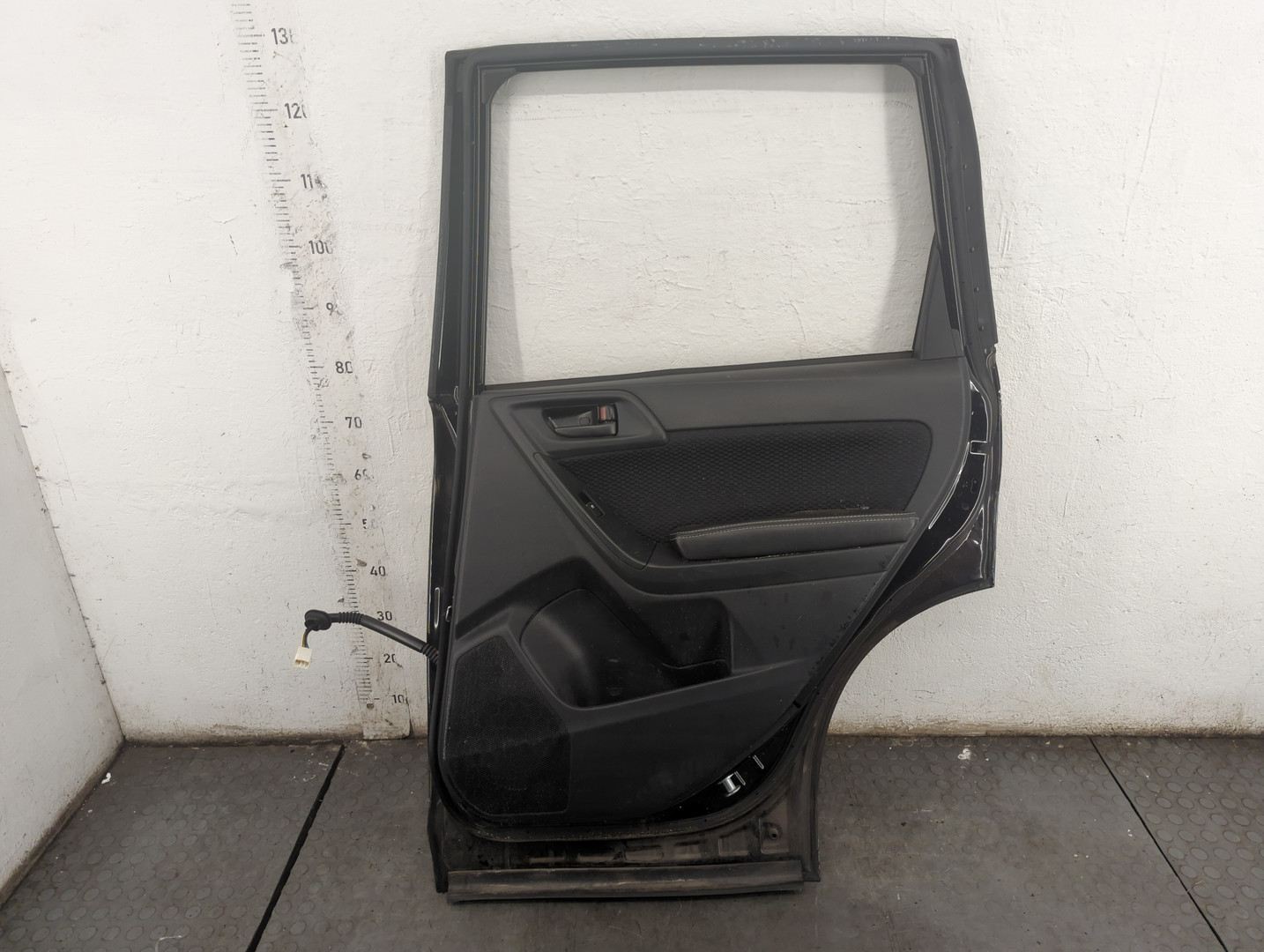 Дверь задняя правая