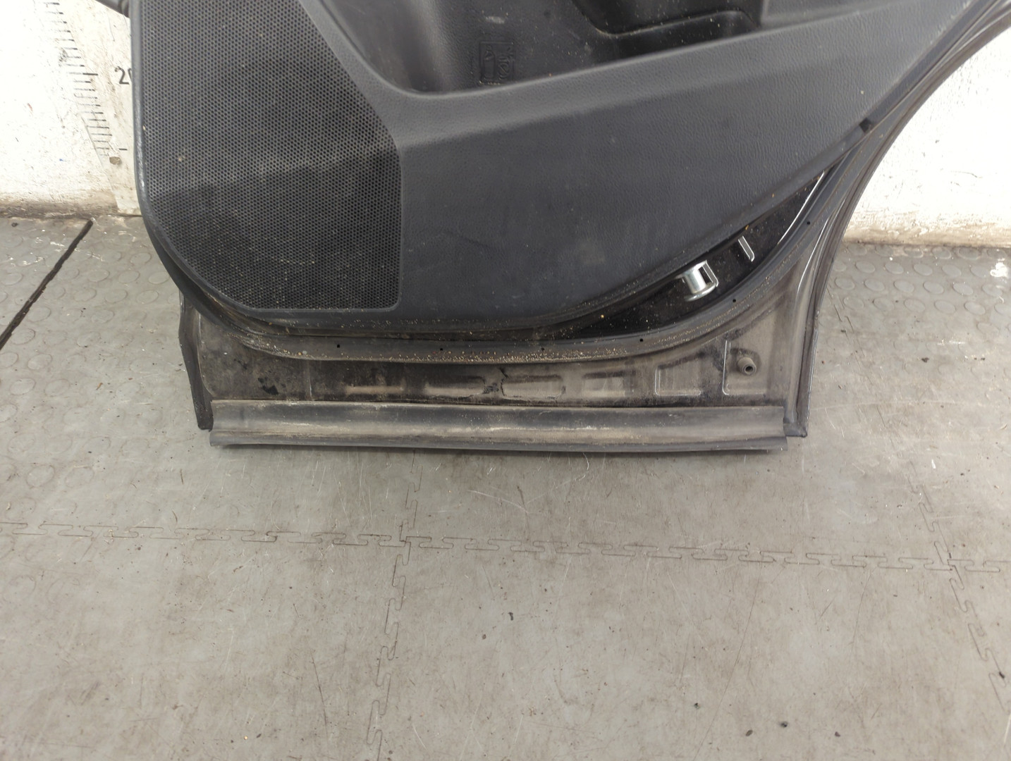 Дверь задняя правая