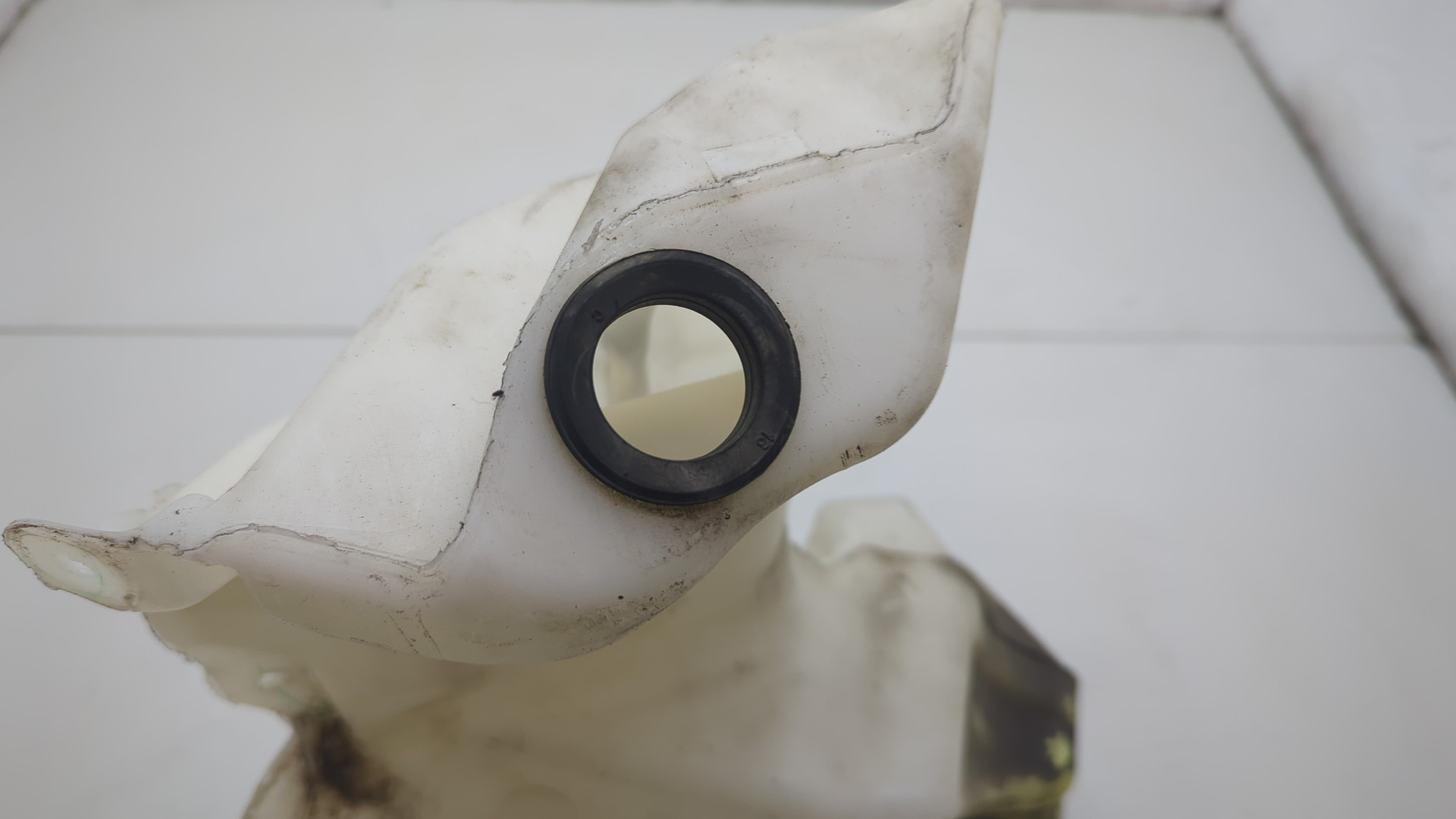 Бачок омывателя лобового стекла