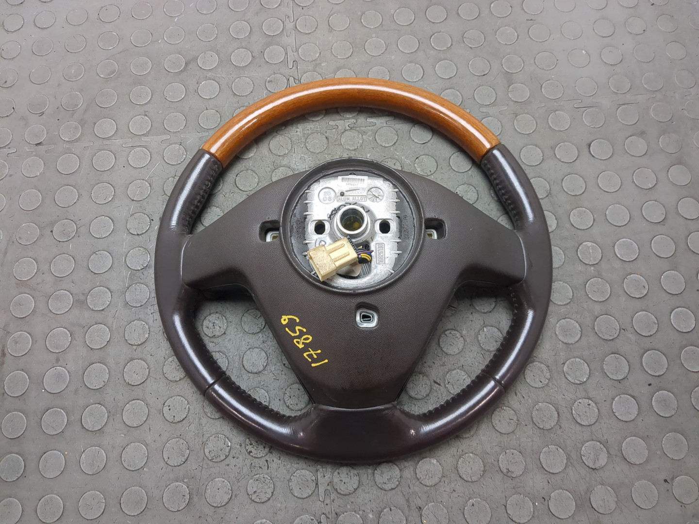 Рулевое колесо (руль)