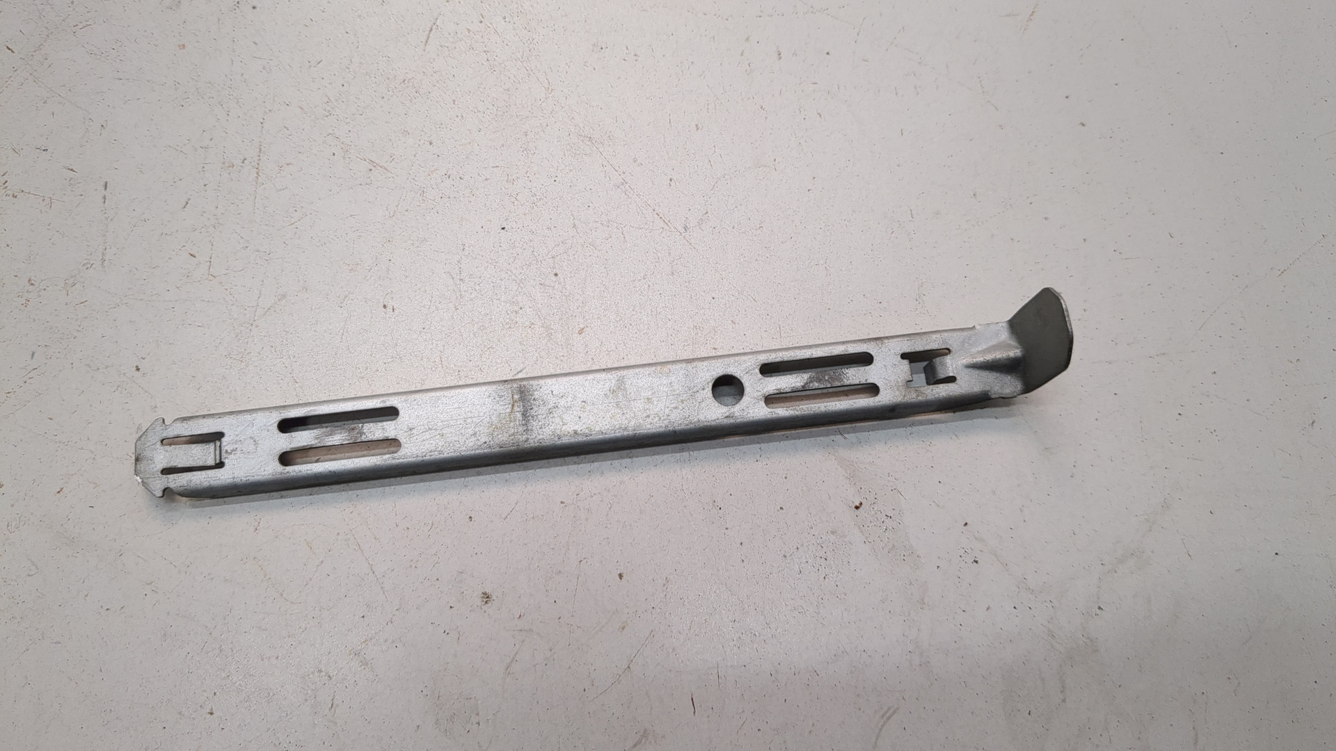 Кронштейн крепления фары