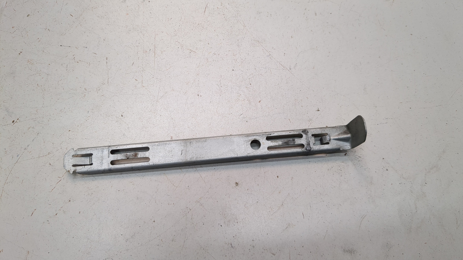 Кронштейн крепления фары