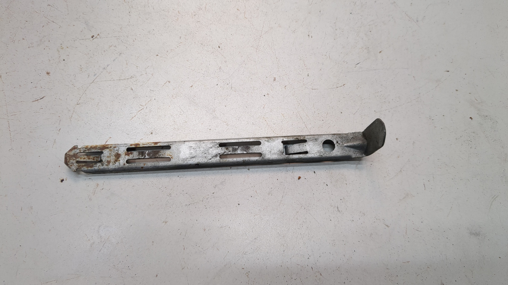 Кронштейн крепления фары