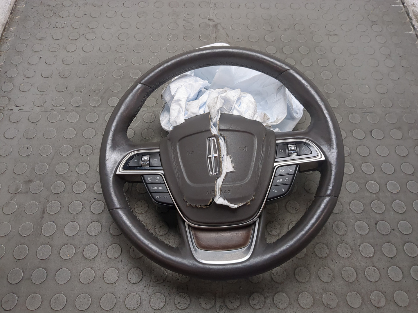 Рулевое колесо (руль)