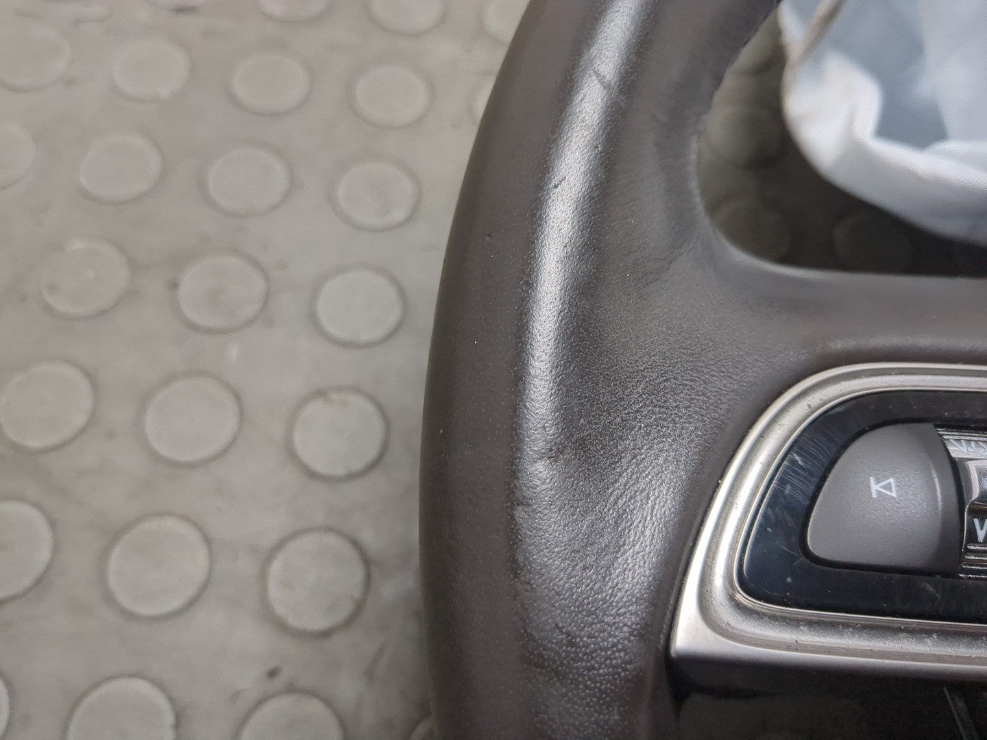 Рулевое колесо (руль)