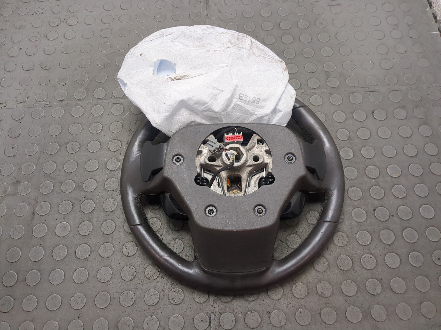 Рулевое колесо (руль)