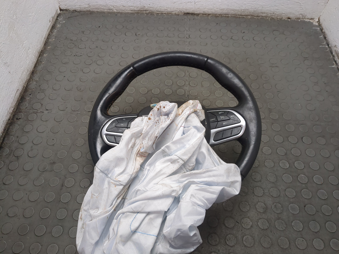 Рулевое колесо (руль)