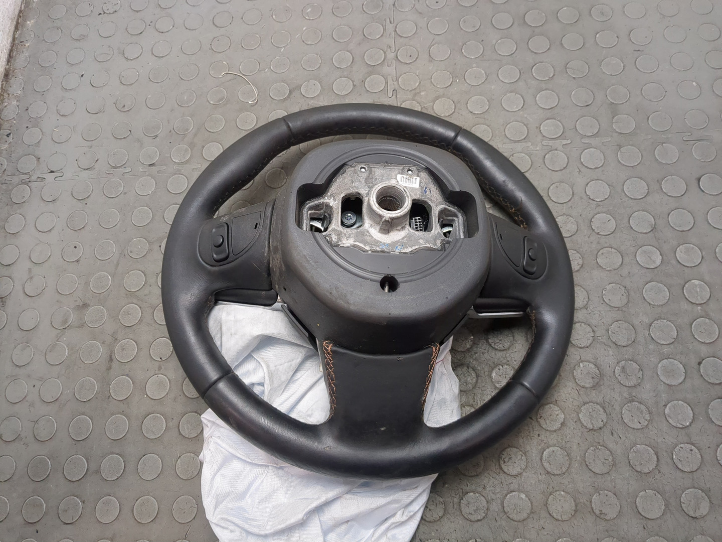 Рулевое колесо (руль)