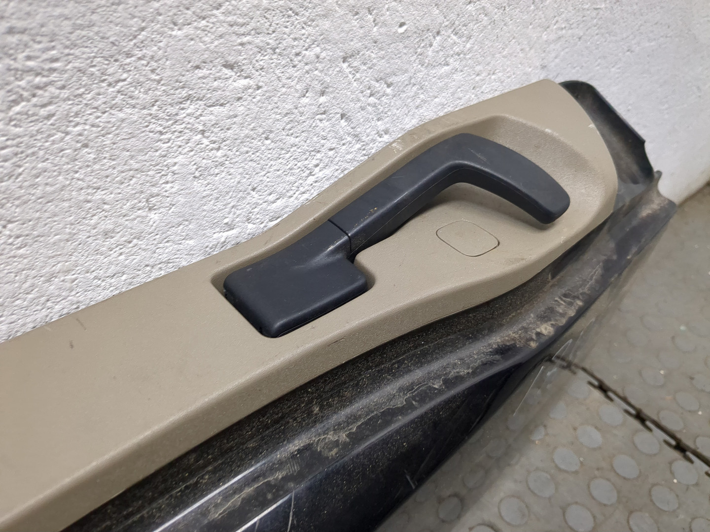 Дверь багажника нижняя (борт)