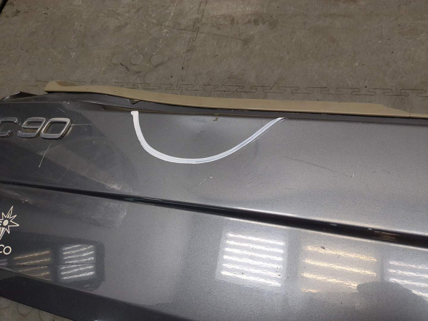 Дверь багажника нижняя (борт)