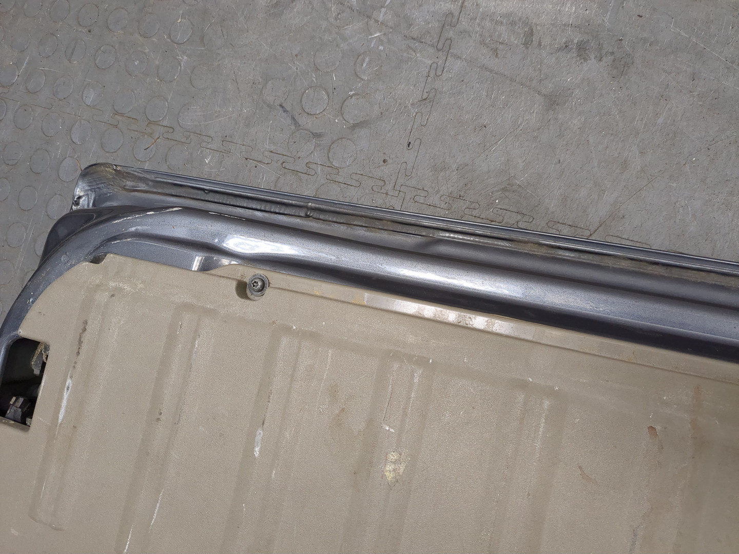 Дверь багажника нижняя (борт)