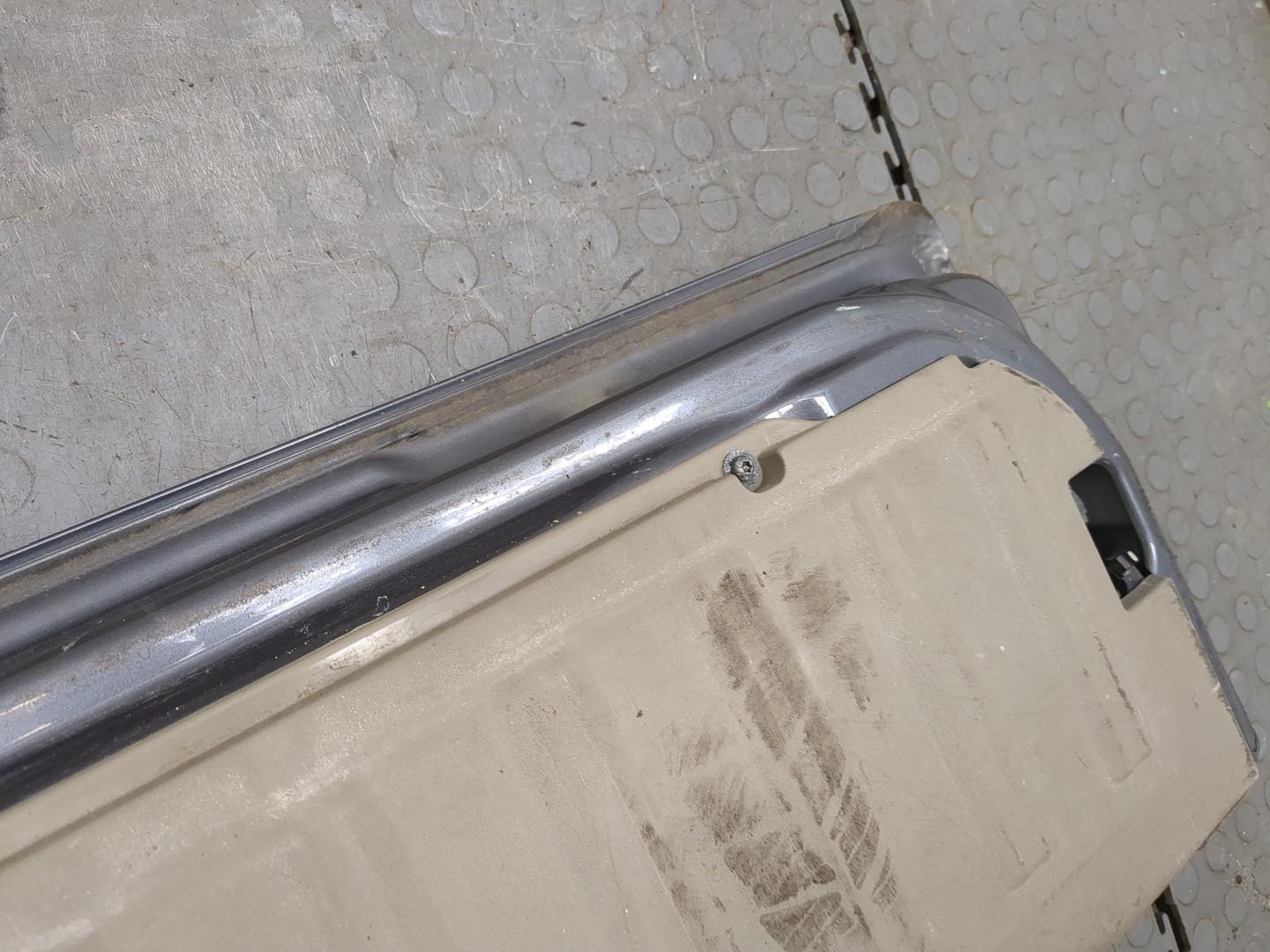 Дверь багажника нижняя (борт)