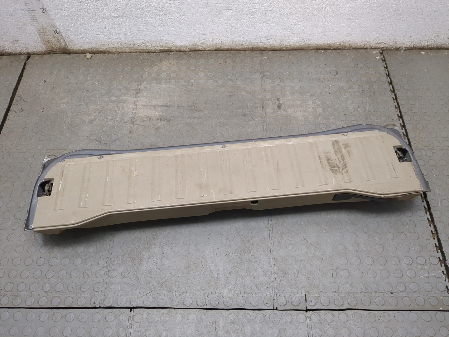 Дверь багажника нижняя (борт)