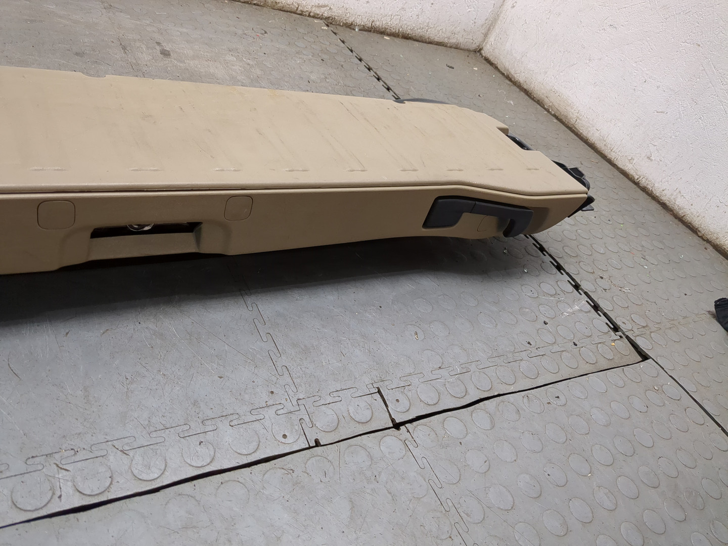 Дверь багажника нижняя (борт)