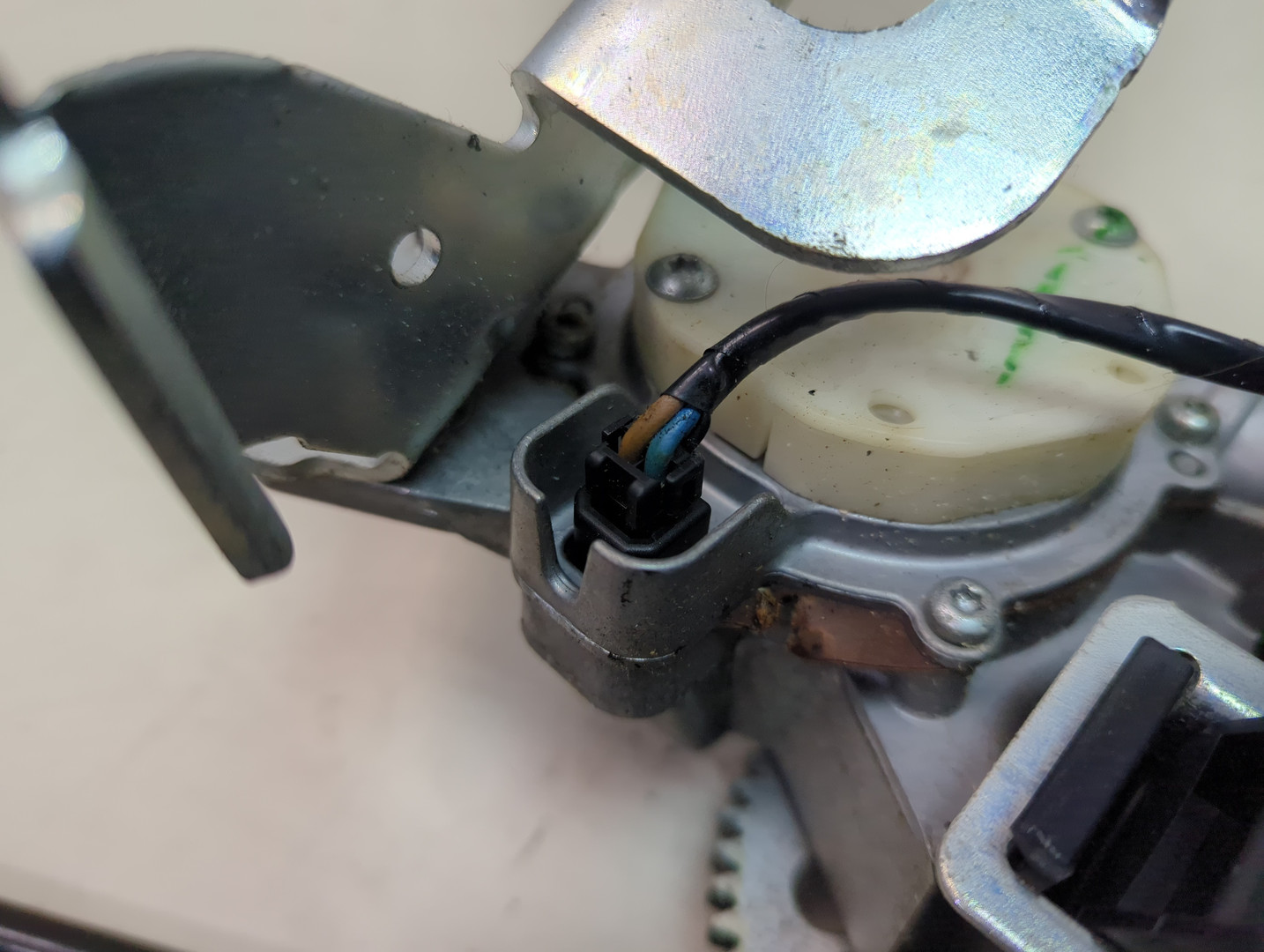 Активатор замка багажника