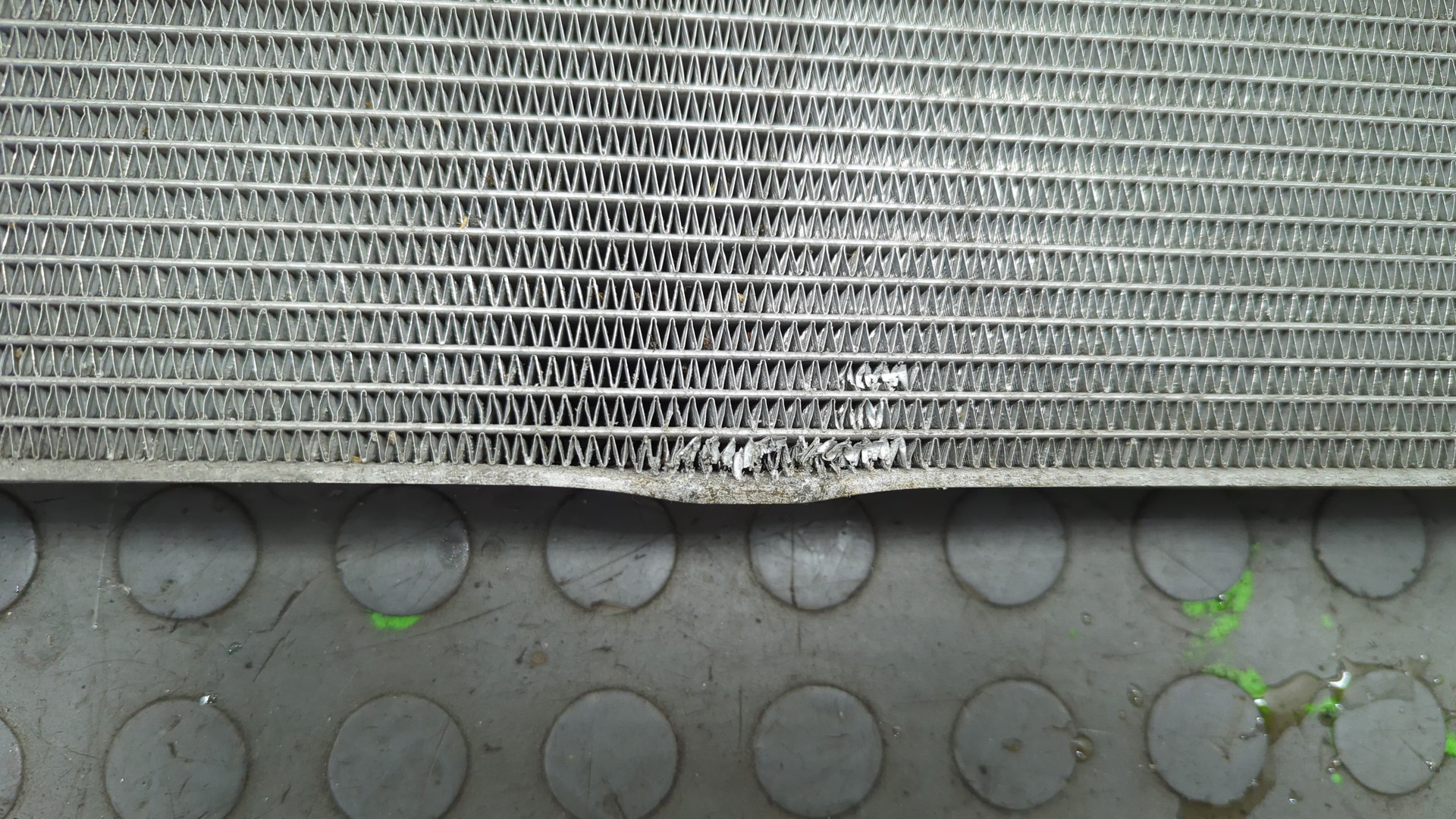 Радиатор охлаждения двигателя основной