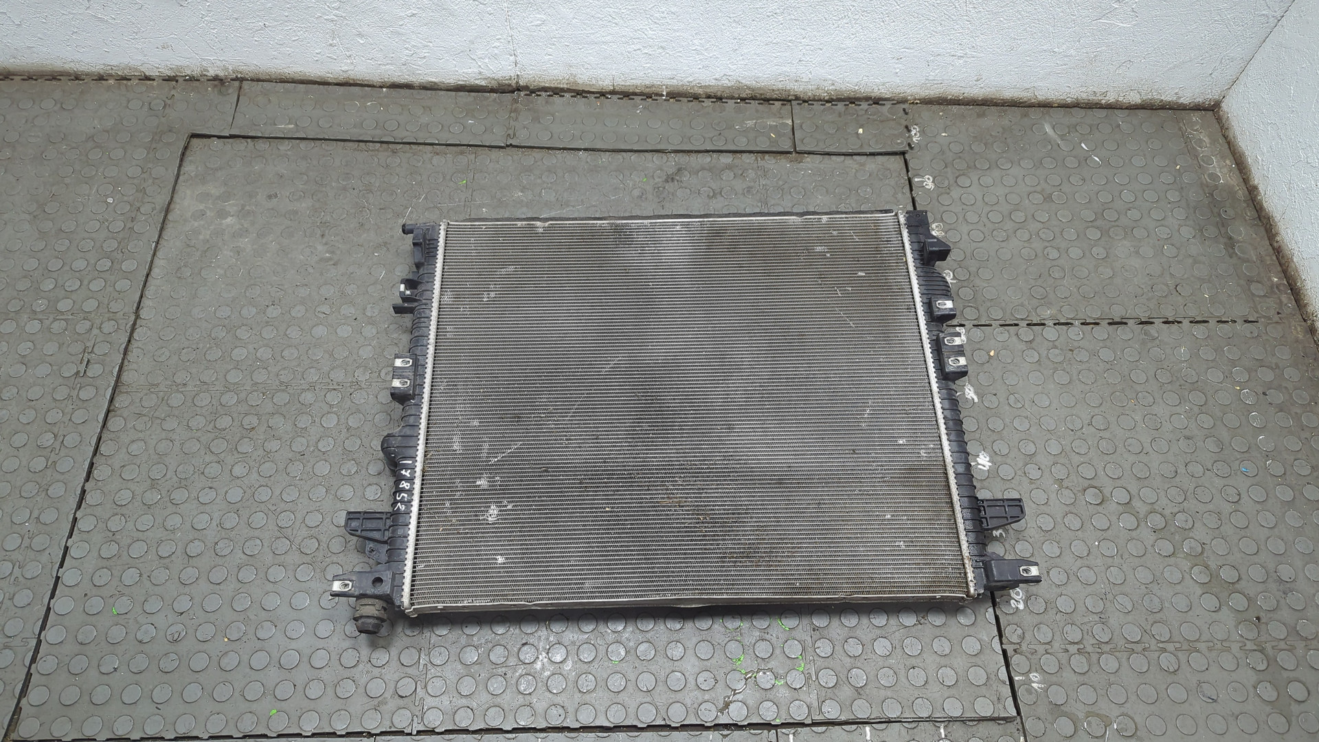 Радиатор охлаждения двигателя основной