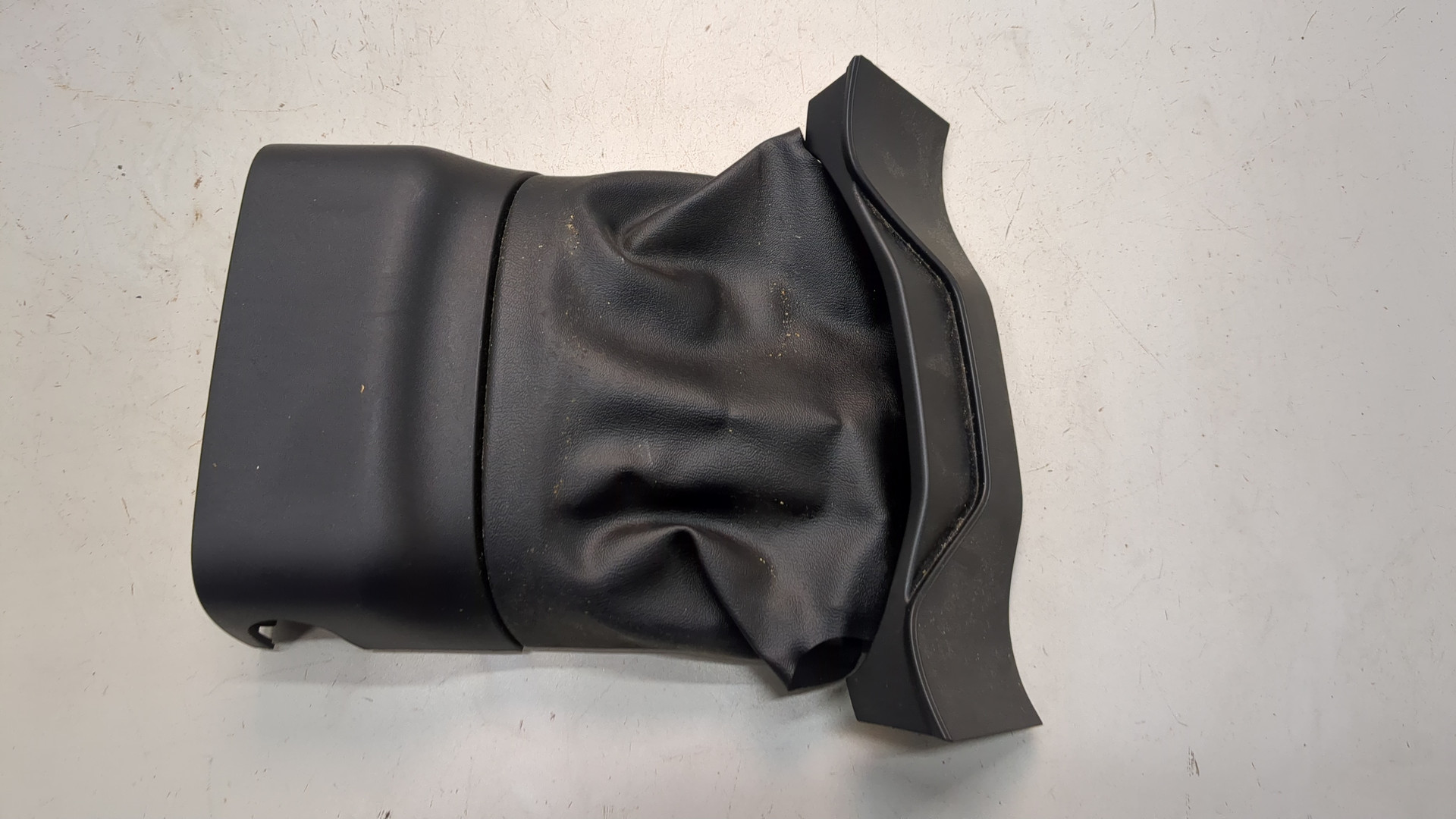 Кожух рулевой колонки