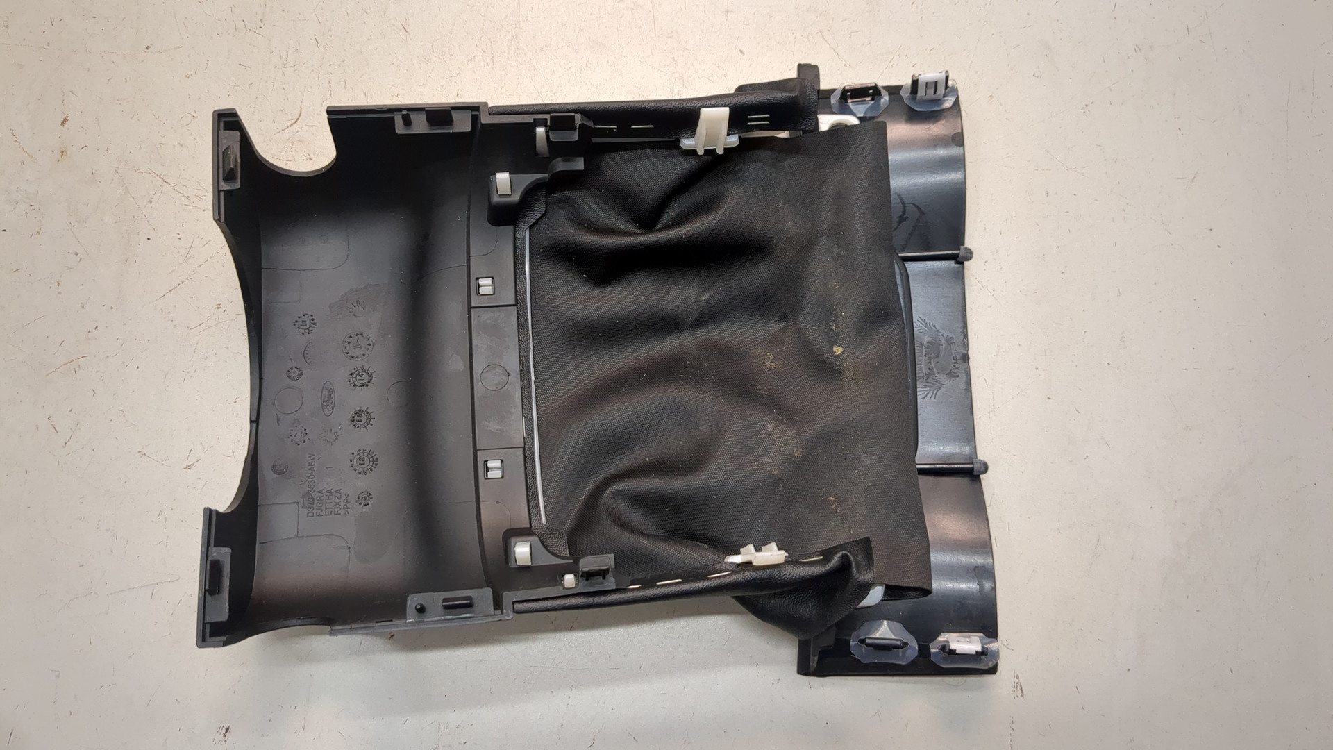 Кожух рулевой колонки