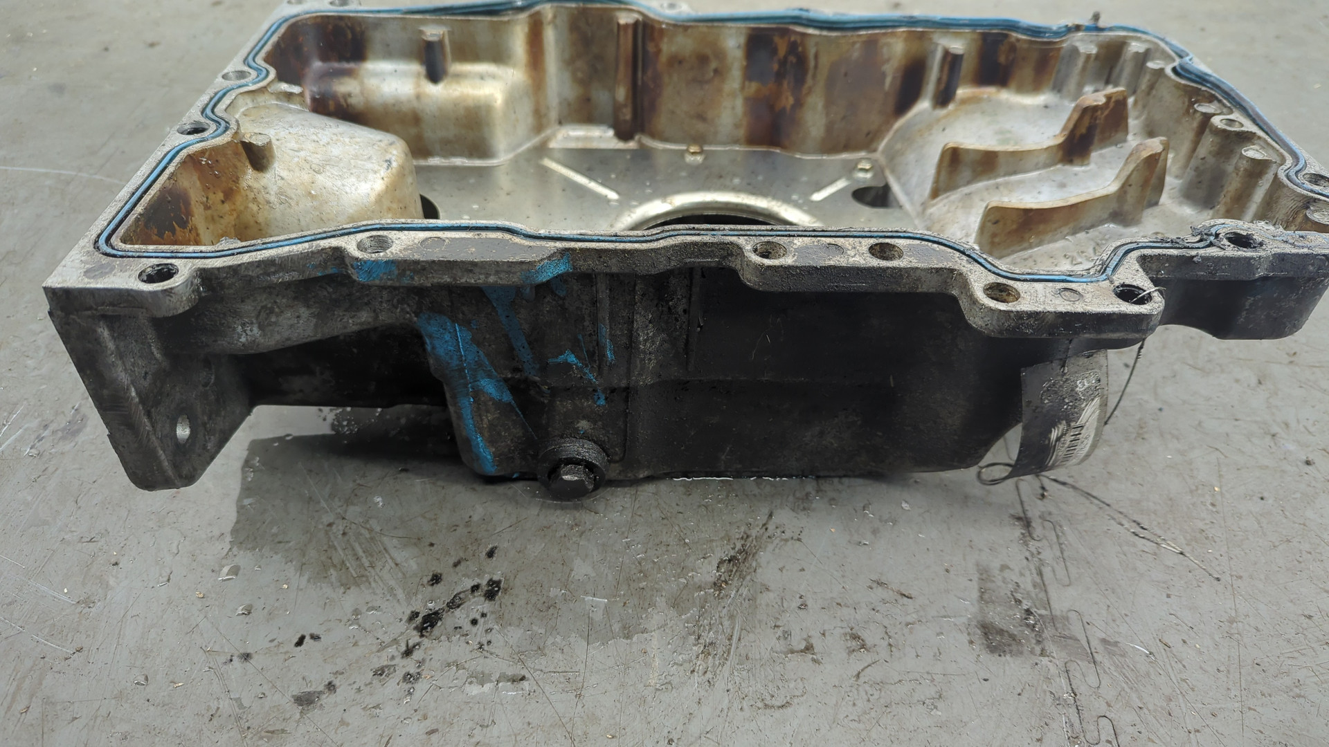 Поддон масляный двигателя (картер)